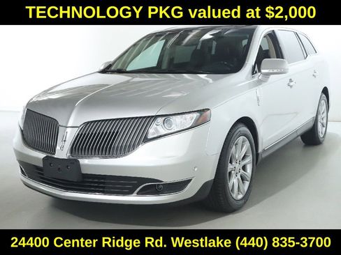Used 2013 Lincoln MKT AWD image 4