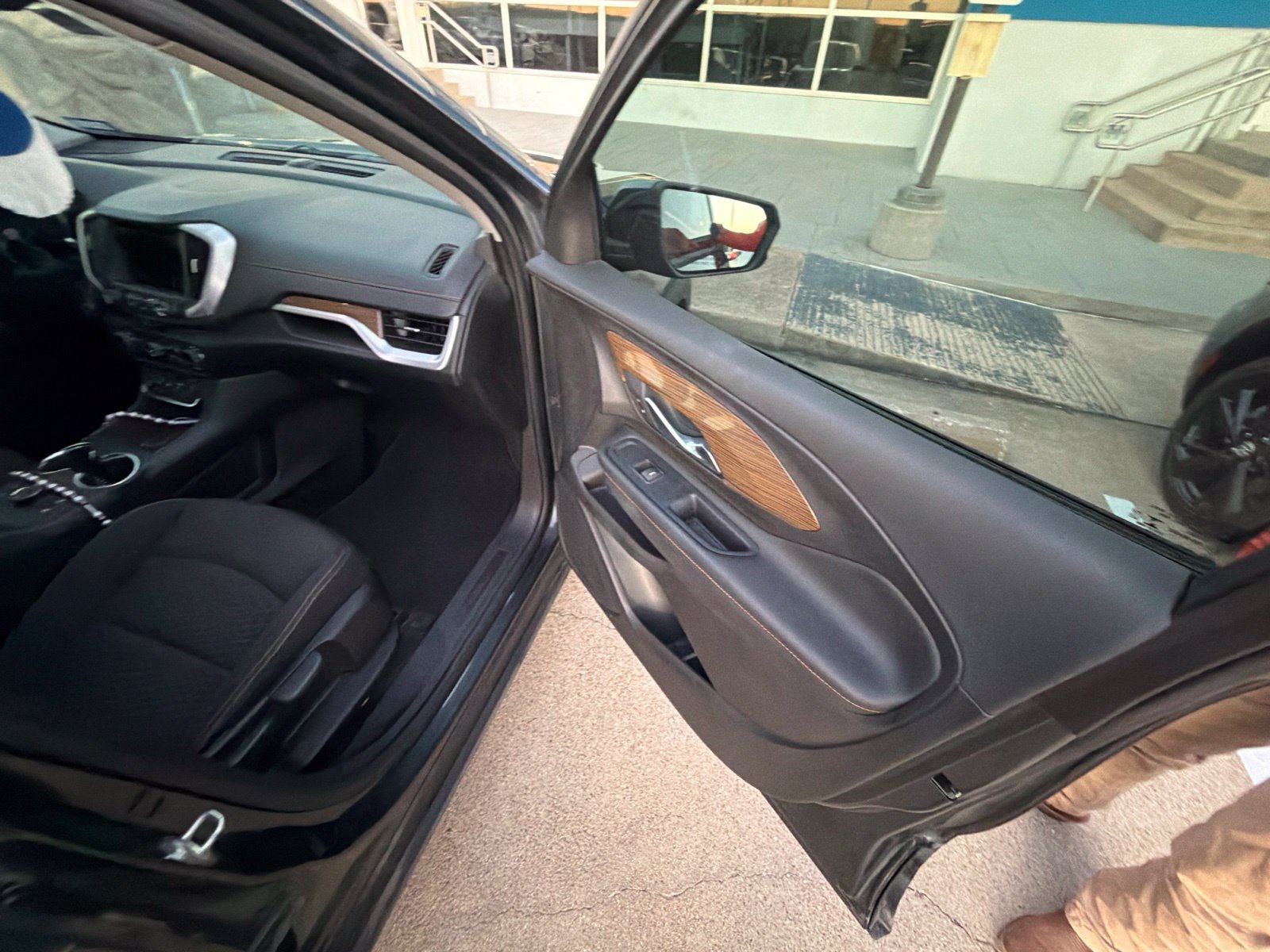 Used 2018 GMC Terrain SLE w/ Driver Convenience Package FWD image 21