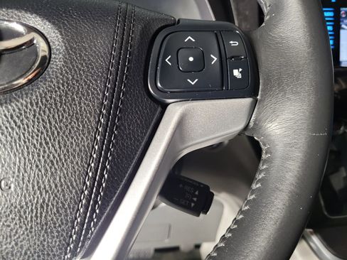 Used 2016 Toyota Sienna XLE image 27