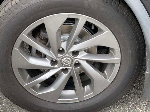 Used 2016 Nissan Rogue SL AWD/4WD image 25