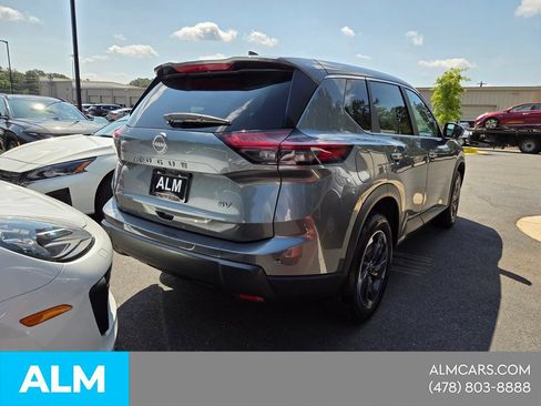 Used 2024 Nissan Rogue SV FWD image 12
