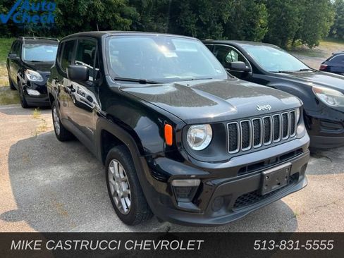 Used 2023 Jeep Renegade Latitude AWD/4WD image 2