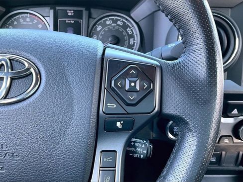 Used 2019 Toyota Tacoma TRD Off-Road image 12