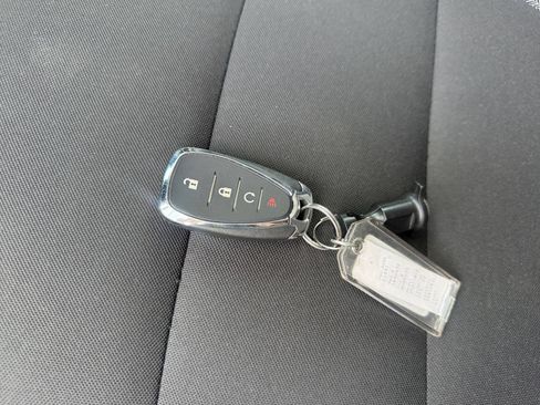 Used 2025 Chevrolet TrailBlazer LT FWD image 16