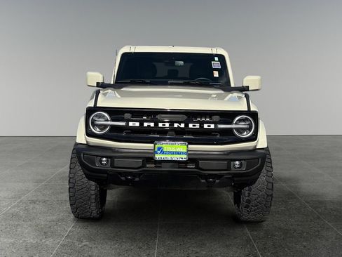Used 2025 Ford Bronco Outer Banks AWD/4WD image 3