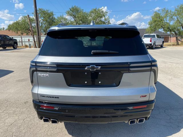Used 2024 Chevrolet Traverse RS w/ LPO, Floor Liner Package FWD image 5