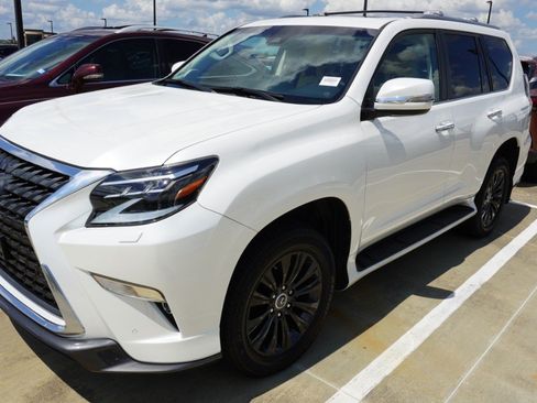 Used 2023 Lexus GX 460 Luxury w/ Sport Design Package AWD/4WD image 5