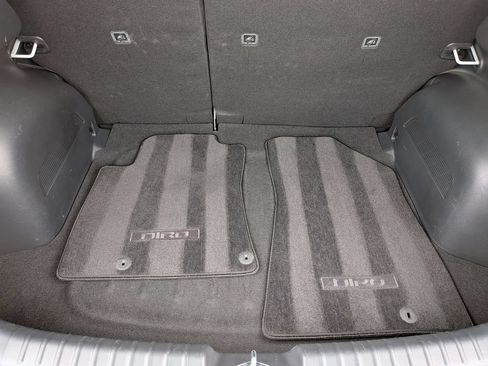 Used 2025 Kia Niro LX FWD image 28