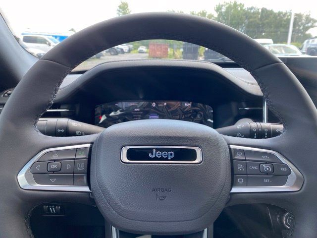 Used 2026 Jeep Compass Limited AWD/4WD image 14