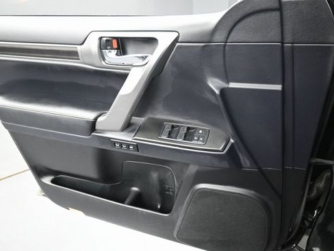 Used 2022 Lexus GX 460 Premium image 24