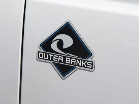 Used 2024 Ford Bronco Outer Banks AWD/4WD image 48