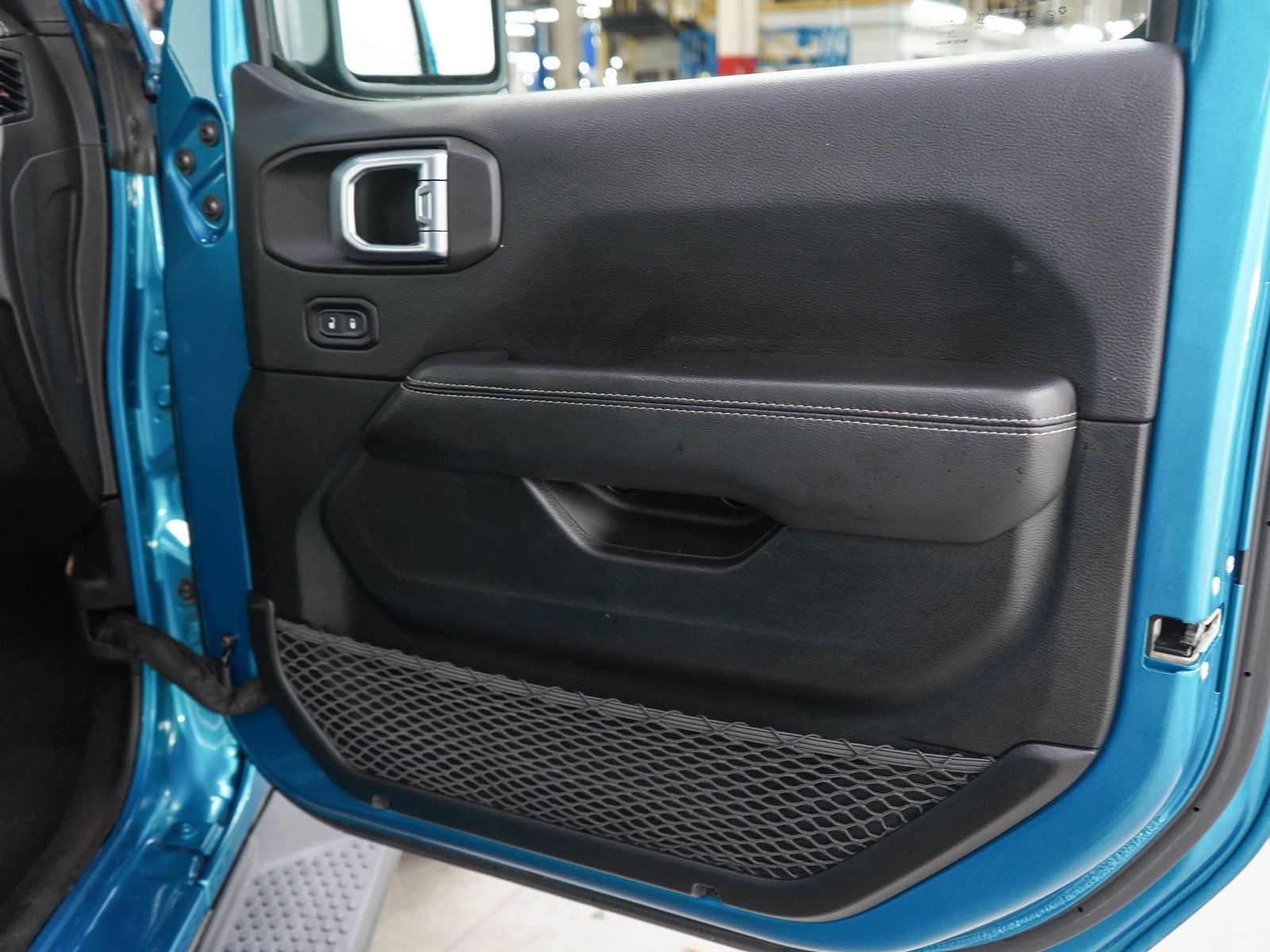Used 2020 Jeep Wrangler Unlimited Sahara AWD/4WD image 9