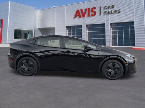 Used 2025 Toyota Prius LE image 7