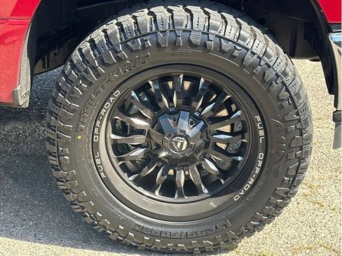 Used 2017 Ford F150 XLT w/ Equipment Group 302A Luxury AWD/4WD image 10