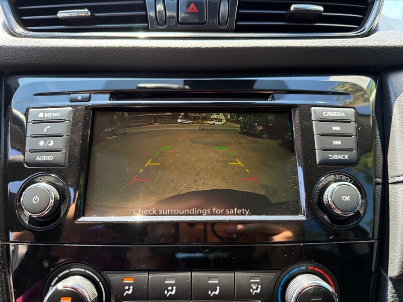 Used 2020 Nissan Rogue S FWD image 18