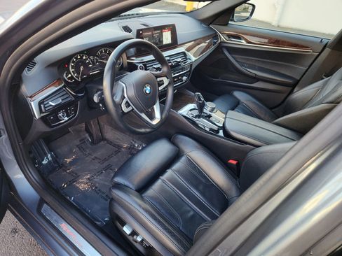Used 2018 BMW 530i xDrive w/ Premium Package image 7