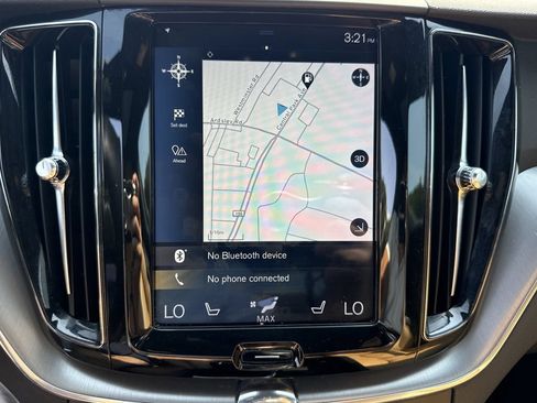 Used 2019 Volvo XC60 T6 Momentum w/ Multimedia Package AWD/4WD image 20