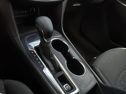 Used 2024 Chevrolet Equinox LT FWD image 30
