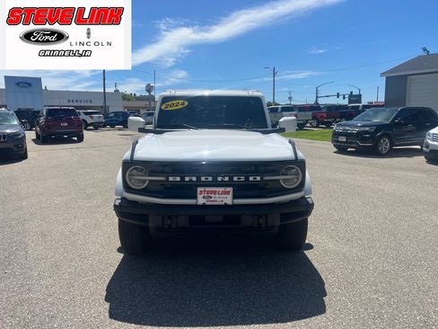 Used 2024 Ford Bronco Outer Banks AWD/4WD image 3