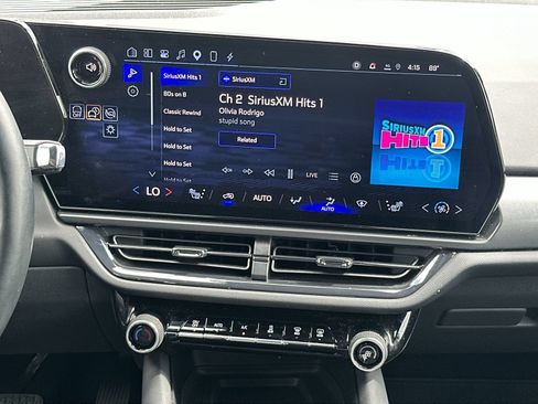Used 2024 Chevrolet Equinox EV RS FWD image 25