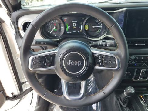 Used 2024 Jeep Wrangler Unlimited Sahara AWD/4WD image 20