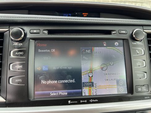 Used 2017 Toyota Highlander XLE AWD/4WD image 9