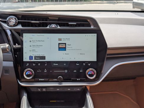 Used 2023 Lexus RZ 450e Premium w/ Technology Package AWD/4WD image 18