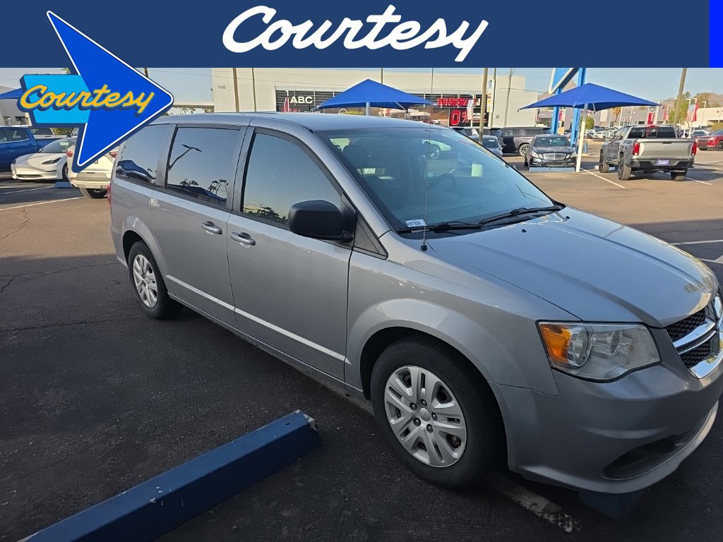 Used 2018 Dodge Grand Caravan SE FWD image 1