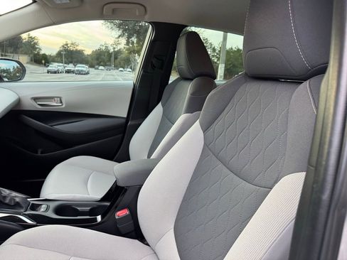 Used 2021 Toyota Corolla LE image 34