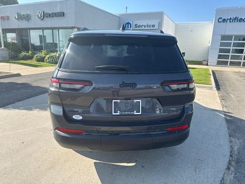 Used 2024 Jeep Grand Cherokee L Altitude AWD/4WD image 6