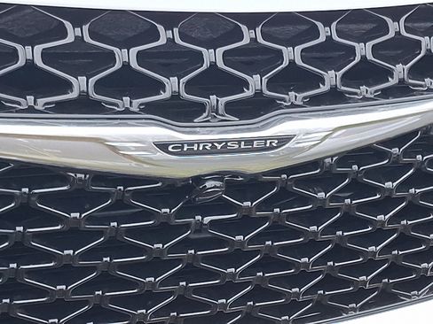 New 2026 Chrysler Pacifica Select image 16