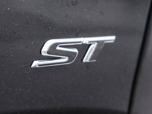 Used 2024 Buick Enclave Essence w/ Experience Buick Package image 29