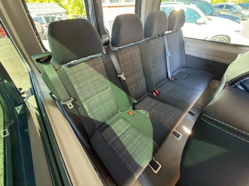 Used 2015 Mercedes-Benz Sprinter 2500 image 11