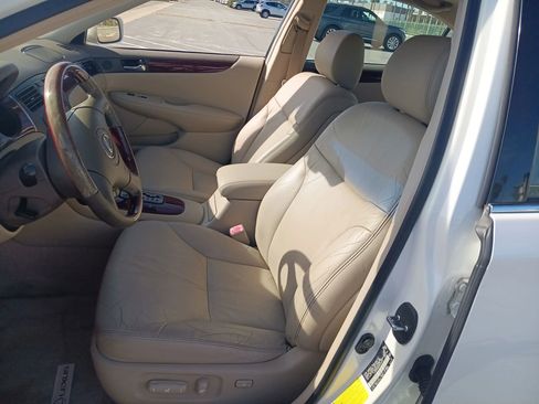 Used 2004 Lexus ES 330 image 11