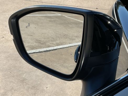 Used 2023 Nissan Pathfinder SL w/ SL Premium Package image 10