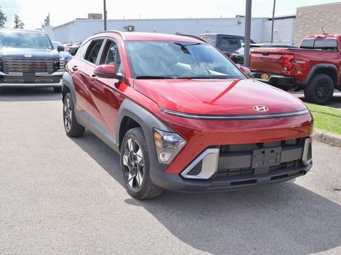 Used 2024 Hyundai Kona SEL AWD/4WD image 8