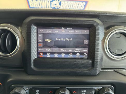 Used 2019 Jeep Wrangler Unlimited Sahara w/ Safety Group AWD/4WD image 39