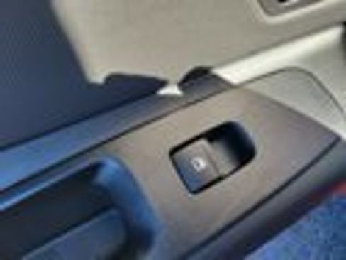 Used 2025 Hyundai Elantra SE image 14