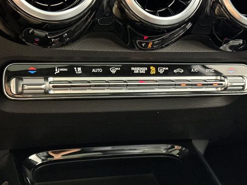 Certified 2022 Mercedes-Benz GLB 250 4MATIC image 27