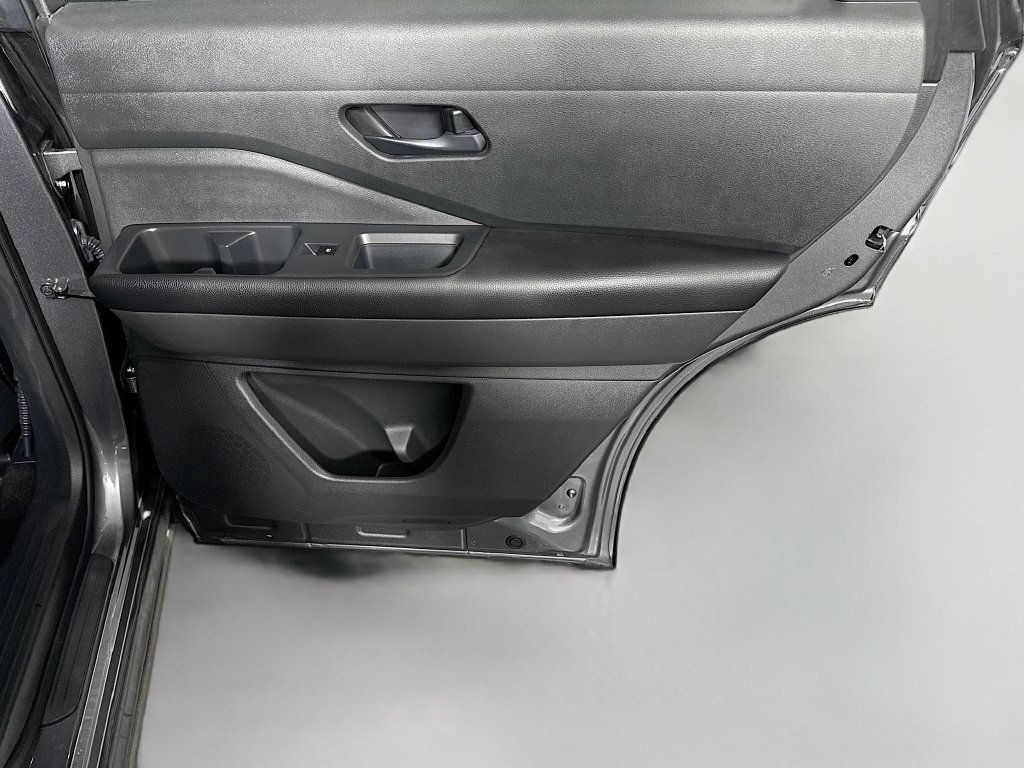 Used 2024 Nissan Pathfinder SV FWD image 27