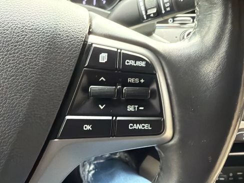 Used 2017 Hyundai Elantra Value Edition image 11