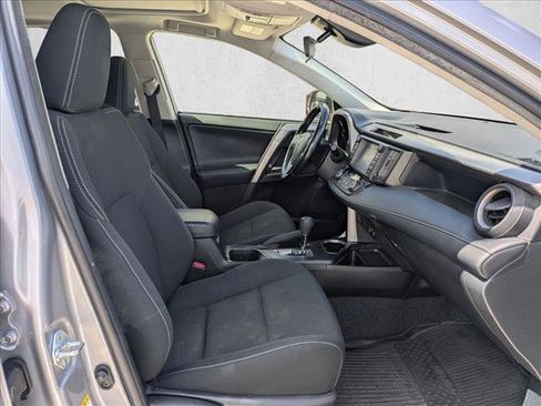 Used 2018 Toyota RAV4 XLE AWD/4WD image 21