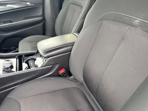 Certified 2023 Jeep Grand Cherokee Laredo image 28