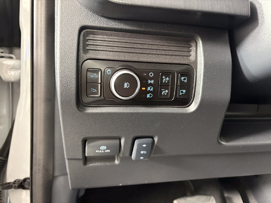 Used 2025 Ford F350 Platinum w/ Tremor Off-Road Package AWD/4WD image 14