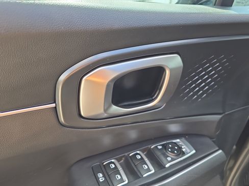 Certified 2023 Kia Sorento LX image 18