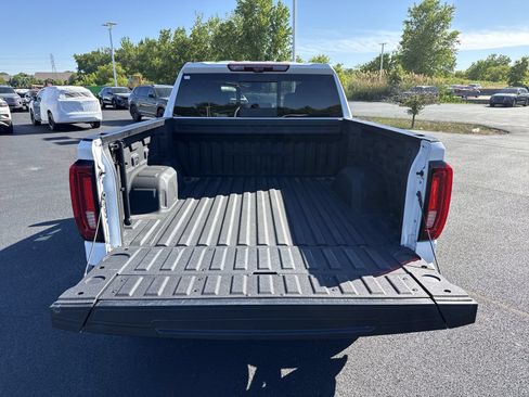 Used 2024 GMC Sierra 1500 Denali w/ Technology Package AWD/4WD image 23