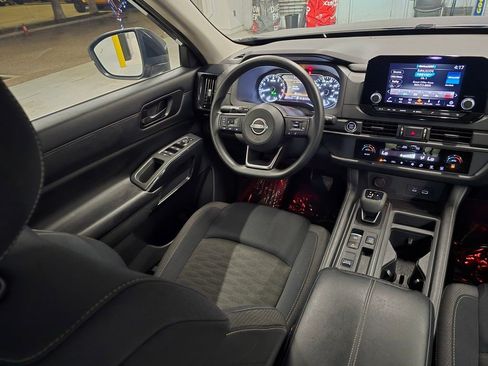 Used 2023 Nissan Pathfinder S FWD image 36