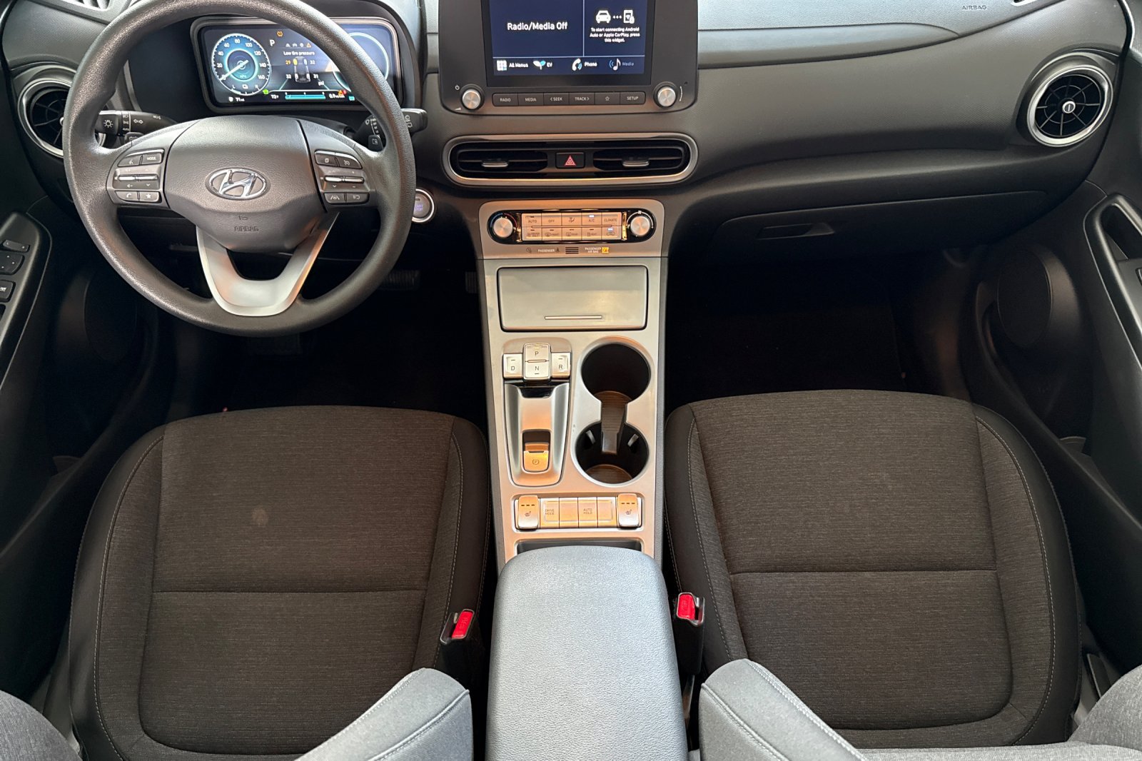 Used 2023 Hyundai Kona SE w/ Cargo Package FWD image 13