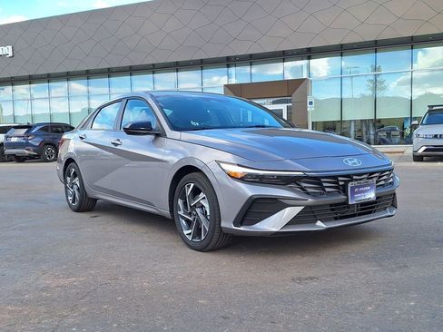 New 2025 Hyundai Elantra SEL image 1