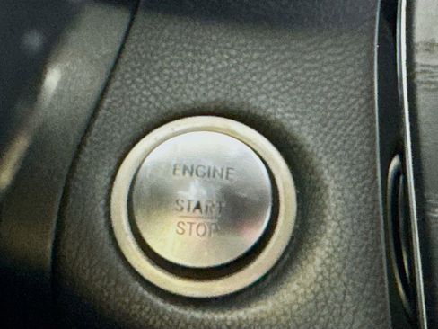 Used 2019 Mercedes-Benz GLC 300 4MATIC Coupe image 18